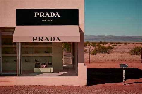 Prada marfa art